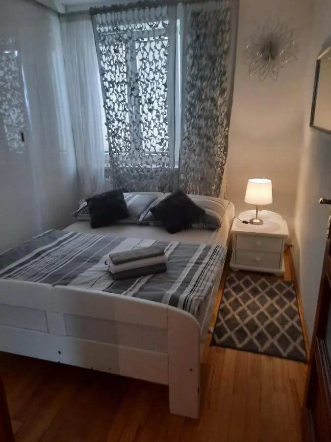 Apartamenty Nad Jeziorkiem Варшава