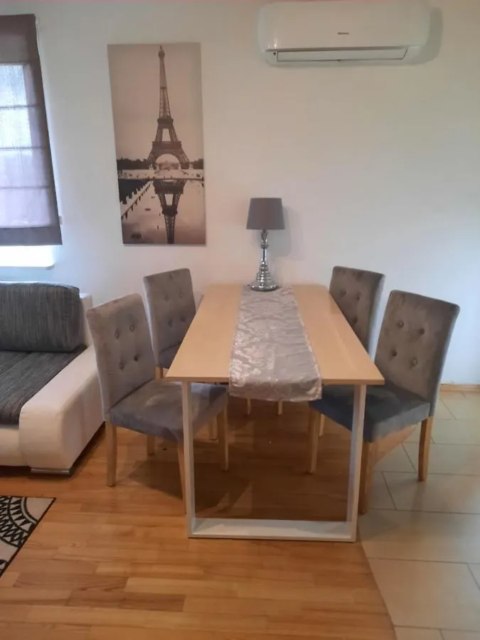 Apartamenty Nad Jeziorkiem Варшава 0*,