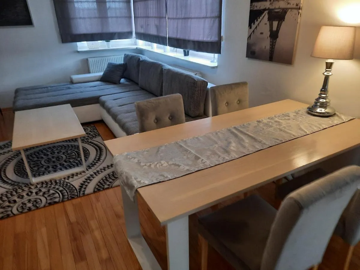 Apartamenty Nad Jeziorkiem Варшава 0*,